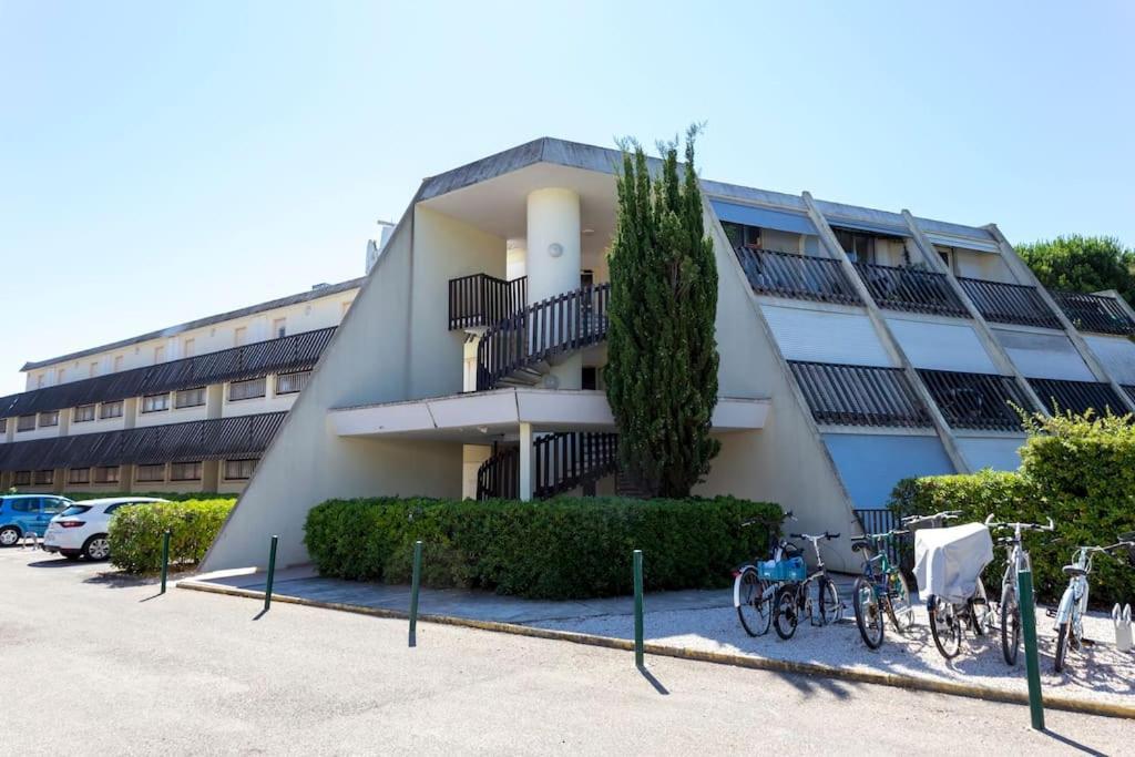 Chez Alexandra - Elegant Studio Avec Parking A Proximite Des Plages Ла-Гранд-Мот Экстерьер фото